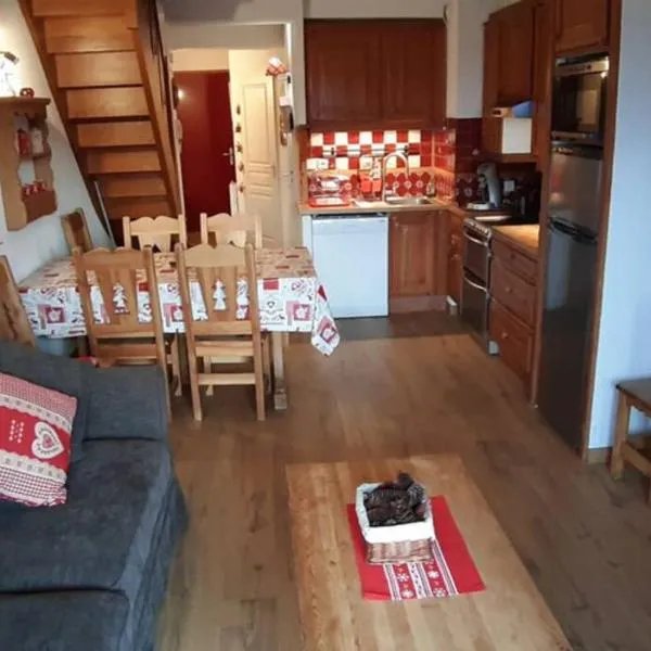 Appartement duplex 7 pers 3 chambres pied des pistes La Joue du Loup, hotel v destinaci Le Dévoluy