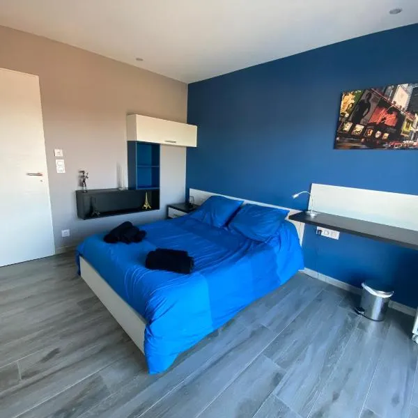 Blue Diamond Room: Salles-dʼAude şehrinde bir otel