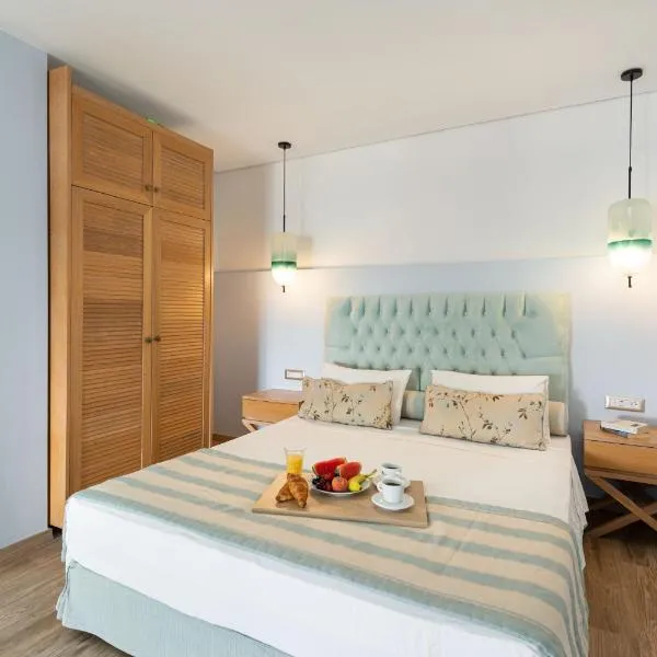 Regos Resort Hotel: Neos Marmaras şehrinde bir otel