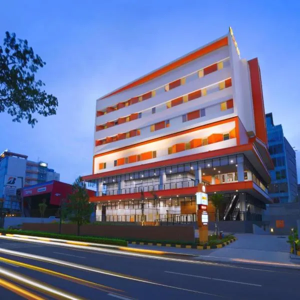 Starlet Hotel BSD City, готель у місті Ciparay