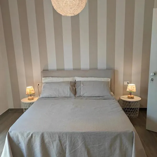 Rossetto e cocciolato - Stanza indipendente con bagno privato a Pesaro, hotel v destinaci Pesaro