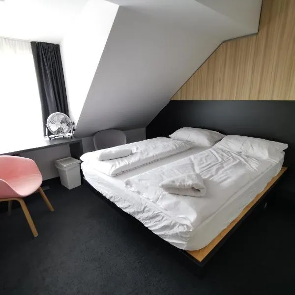 Cha Cha Rooms, hotel v Lublani