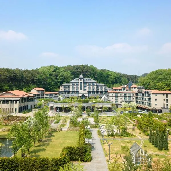 Eden Paradise Hotel, hotell i Yeoju