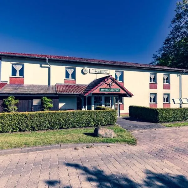 Hotel und Appartements Jägerhof Rügen, hotel en Lancken-Granitz