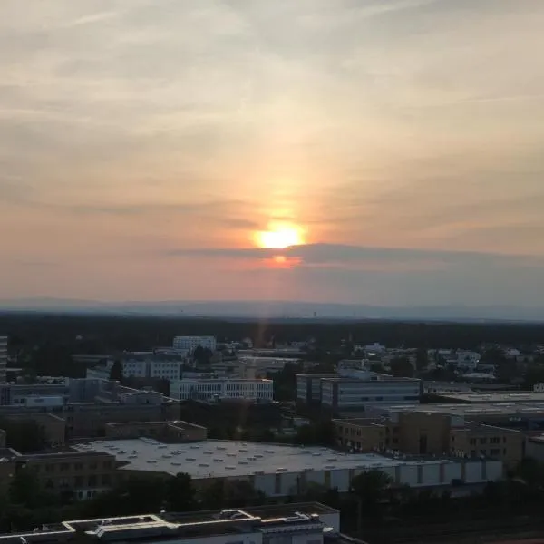 Skyline-Aussicht und fantastische Sonnenuntergänge、ランゲンのホテル