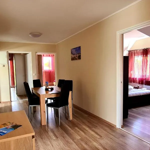 Nap-Hold Apartman, hotel sa Keszthely