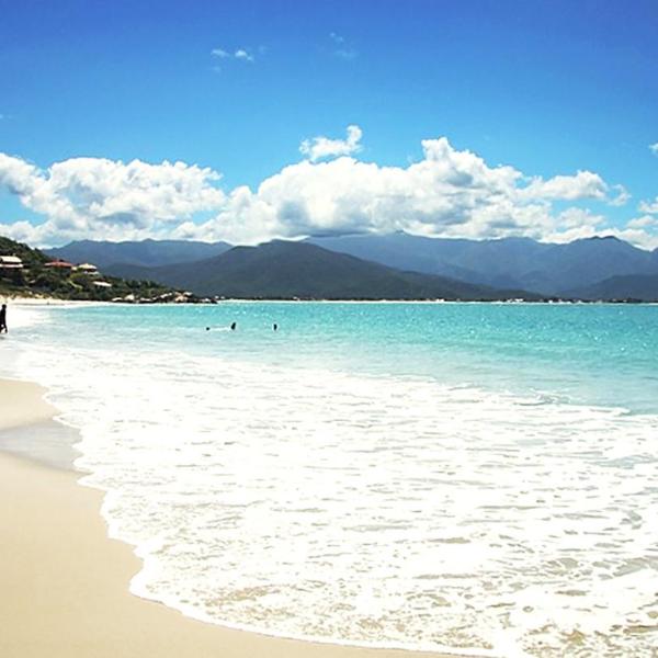 Casa na praia em SC com Wi-Fi e churrasqueira