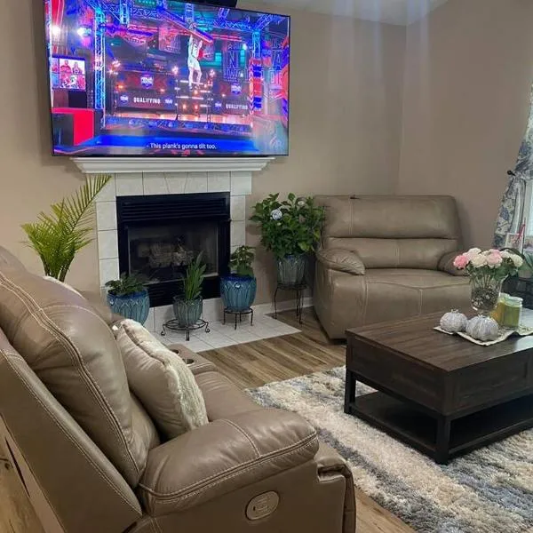 Smart Entire Loft, 3 br, 2 bath, with 3 tv, khách sạn ở Columbia