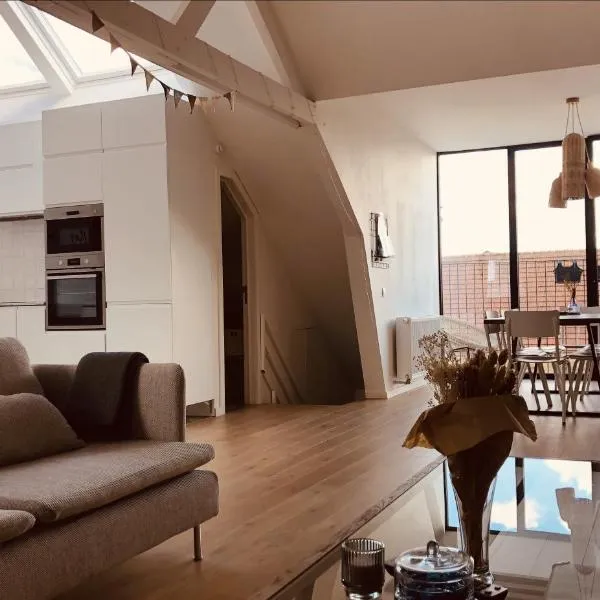 Lichtrijke loft bij restaurant Den Olifant, hotel v destinaci Ieper