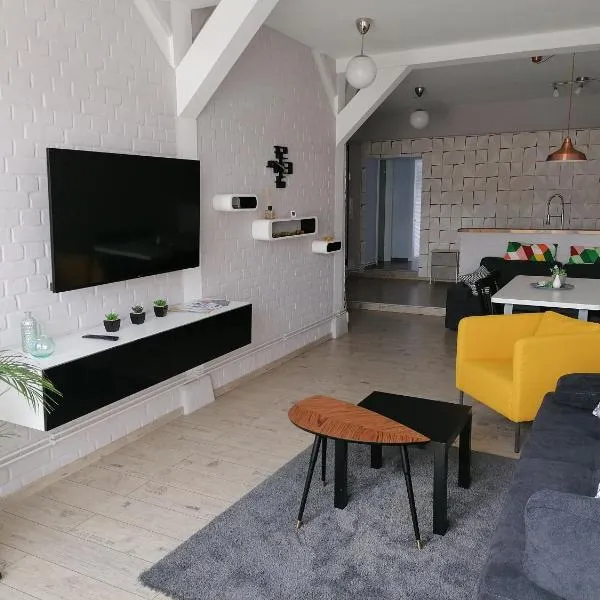 Central Loft Apartment, hotel en Grambin