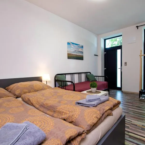 Penzion a Bistro Dílna, hotel v destinaci Třeboň