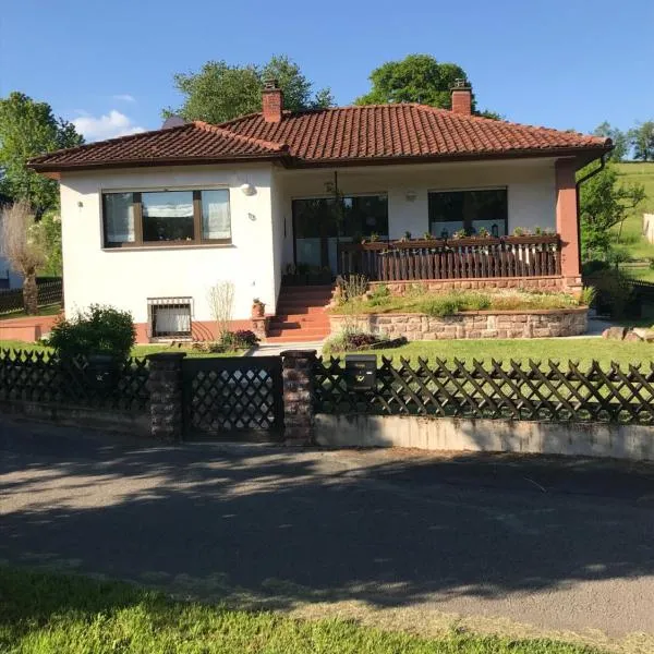 Ferienhaus Anita am Radweg, hotel u gradu Hornbach