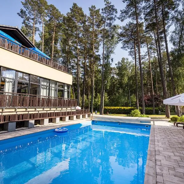 Natura Resort, hotel in Trzebiatów nad Regą