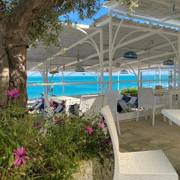 B&B direttamente sul mare da Antonino, hotel v destinaci Mattinata