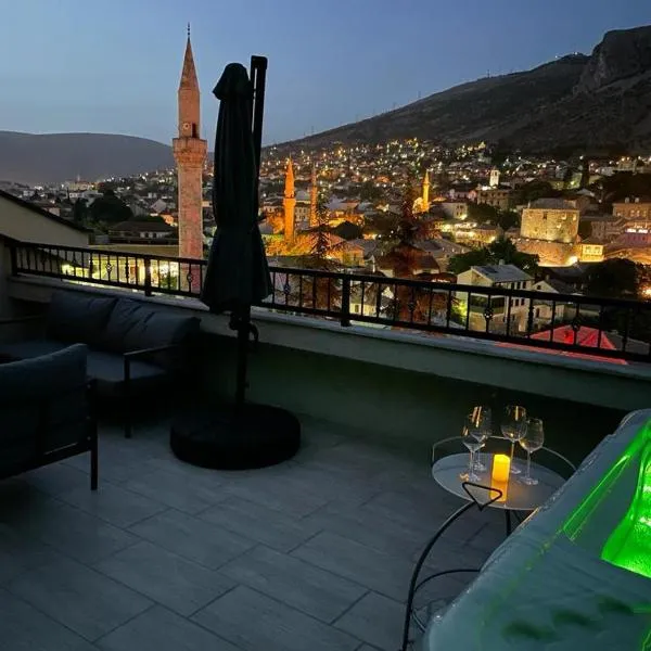 Penthouse with Old bridge view and jacuzzi, hotel in Mostar