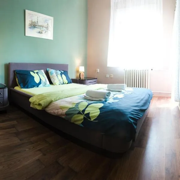 Universe Rooms & Apartments, hotel in Skopje