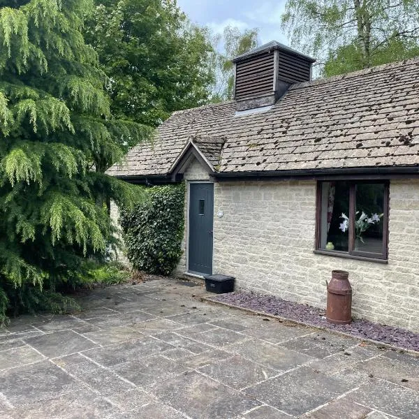 Nethercote Cottage, Kingsize bed, Seven Springs Cottages, hotel v destinaci Cheltenham