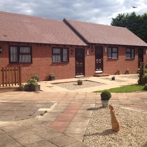 Newent Golf Club and Lodges โรงแรมในNewent