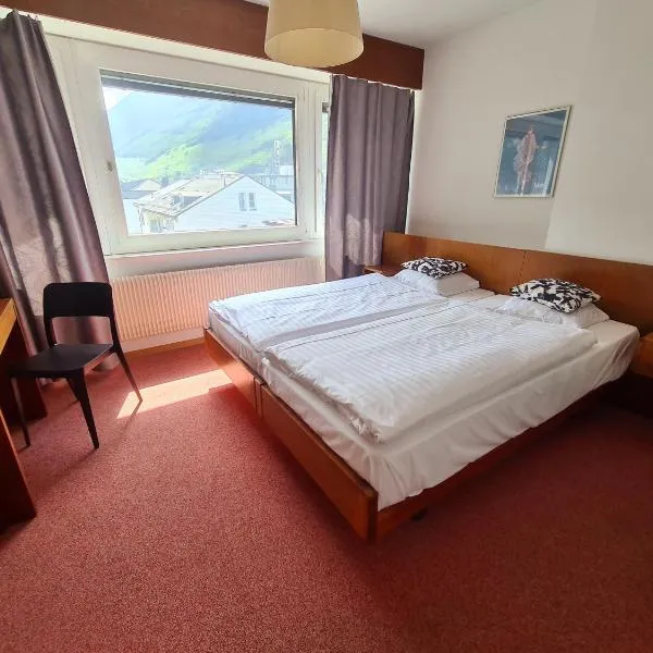 Hôtel de la Poste Martigny - City Center, hotel in Champex