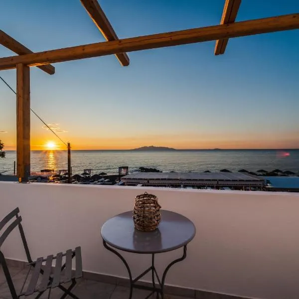 Aroma Azalea studios & apartments, hotel i Kamari