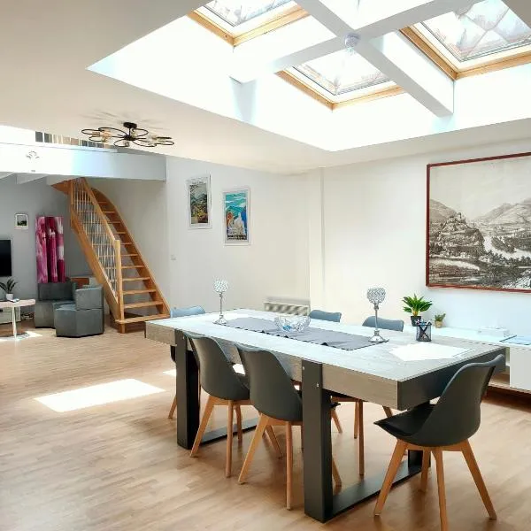 Luxury Loft Lourdes, hotel in Lourdes