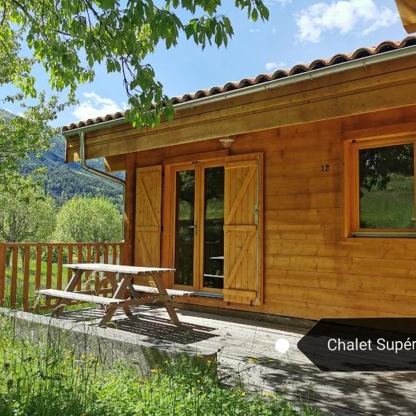 Le Pré Martin, gîte de chalets, hotel v destinaci Annot