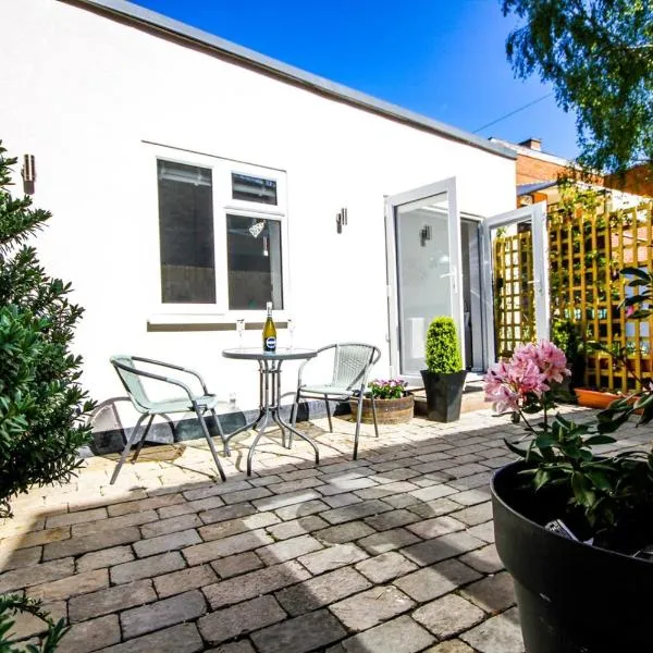 Self-Contained Holiday Accommodation in the Heart of Easingwold with Parking, מלון באיזינגוולד