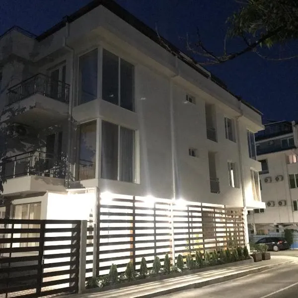 Villa Akra، فندق في تشيرنوموريتس