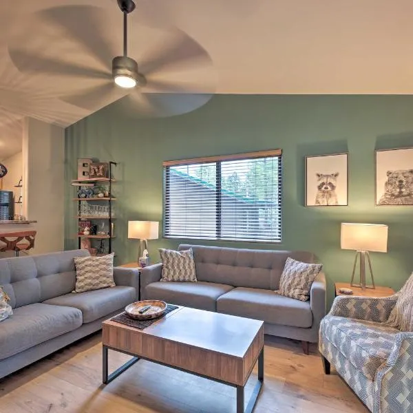 Trail Access: Pet-Friendly Cabin in Show Low!, hotel a Show Low