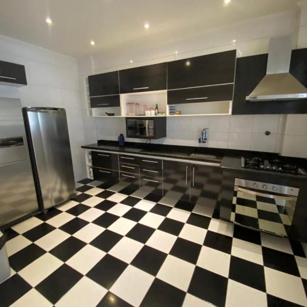 Apartamento para pessoas de família ou a negócio, Ap Grande 3 quartos no Brás próximo igreja Mundial,mercado municipal, 25 de março, templo Salomão, metro Dom Pedro ll, bancos, mercado e etc - Foto 4
