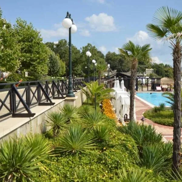 Apartment in the picturesque Oasis Resort & Spa，洛澤內茨的飯店