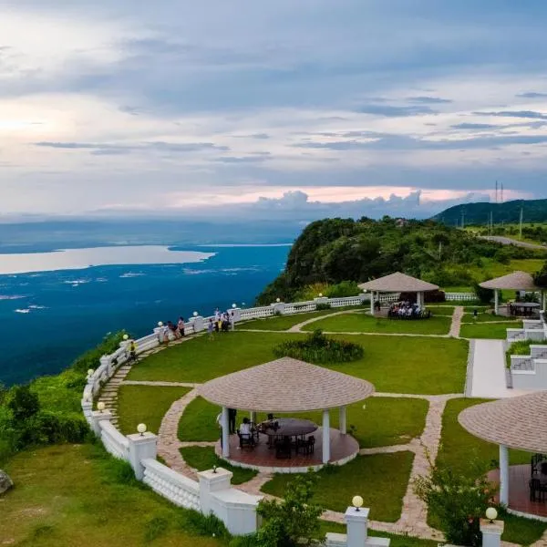 캄폿에 위치한 호텔 레 보코르 팰리스(Le Bokor Palace)