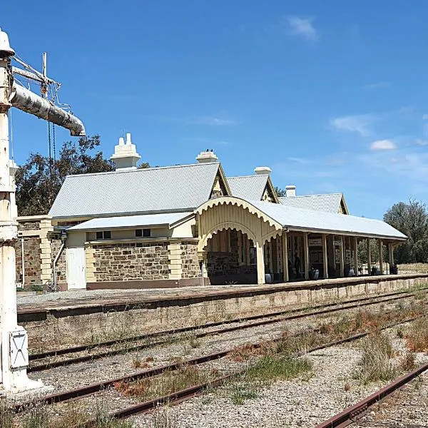 Burra에 위치한 호텔 Burra Railway Station BnB