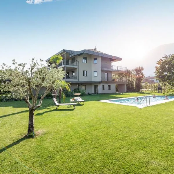 Paulsner Feldhof – hotel w mieście Appiano sulla Strada del Vino
