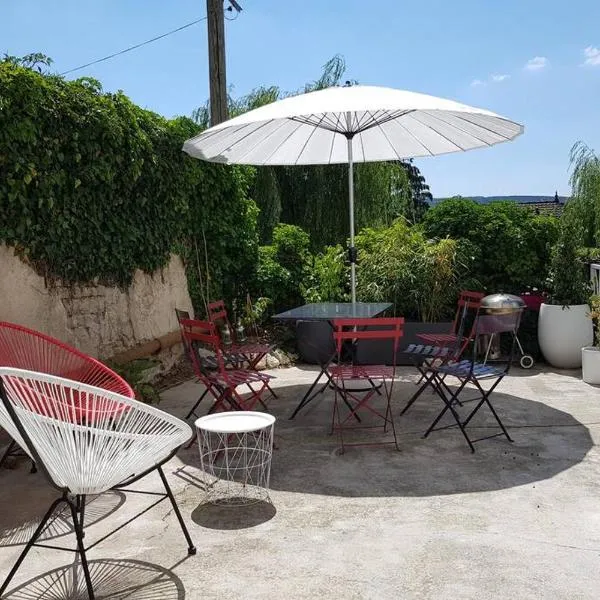 Maison au cœur du vignoble champenois, hotel in Landreville