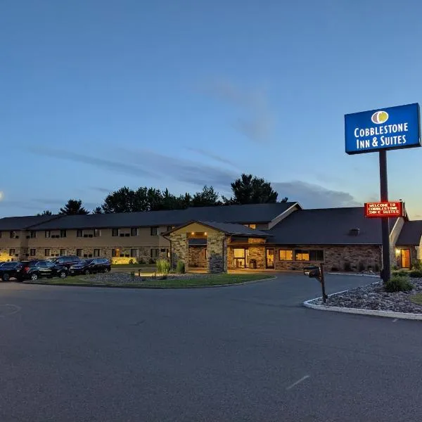 Cobblestone Inn & Suites - Merrill, hotel v destinaci Merrill
