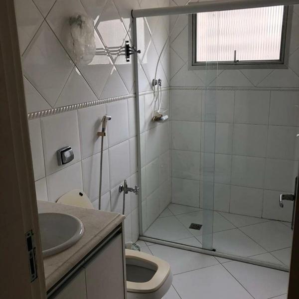 Apartamento na Praia de Pitangueiras-Guarujá à 50mt da praia e comércio perto - Foto 3