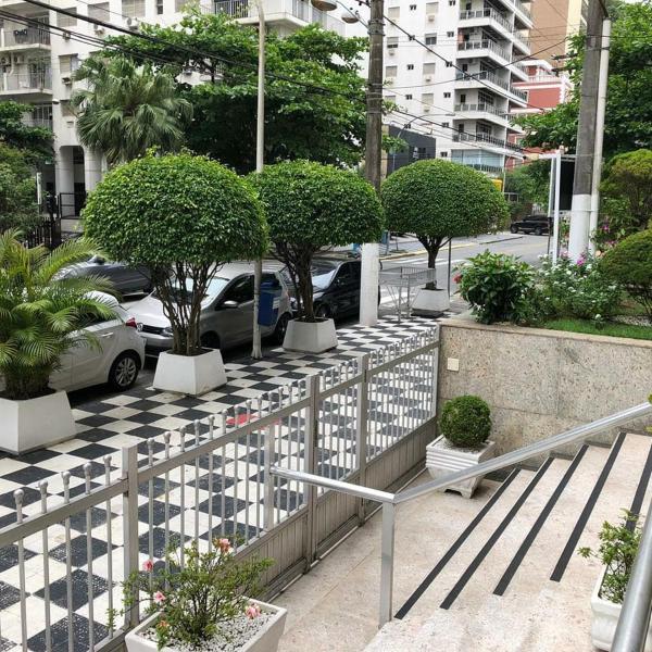 Apartamento na Praia de Pitangueiras-Guarujá à 50mt da praia e comércio perto - Foto 5