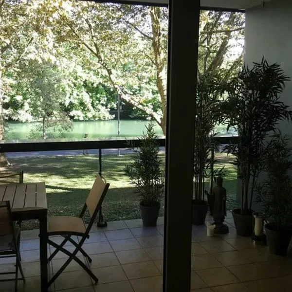 Superbe Duplex au Nouveau Bassin avec vue superbe, hotel v destinácii Mulhouse
