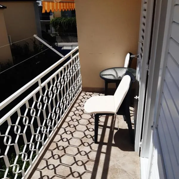 Villa Ravlic, hotel in Podgora