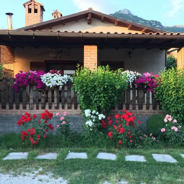 Sotto L'Arco, hotel v destinaci Barete
