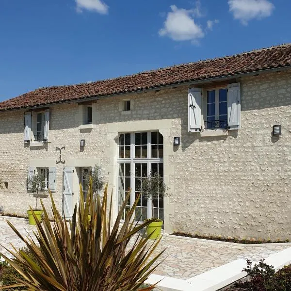 La Tour du Raygnier, hotel in Chaveignes