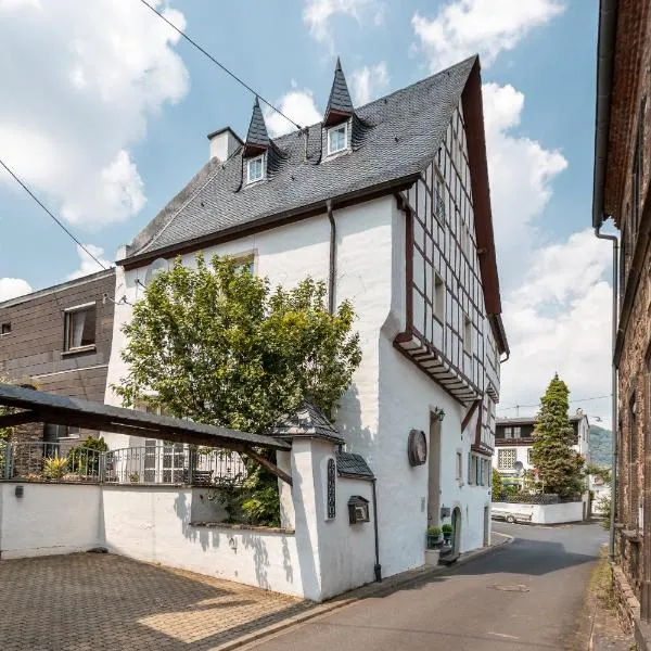 Zur Alten Weinkelter - bezauberndes Fachwerkhaus aus der Spätgotik von 1451 - Top Lage für Aktivitäten - Fahrradkeller, hotel in Ellenz-Poltersdorf