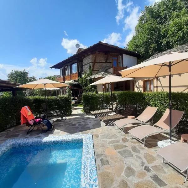 Семеен Хотел Скендерова Къща, hotel in Leshten