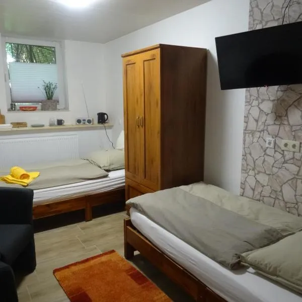Pension und Gästehaus Paffrath, hotel v destinaci Großbrembach