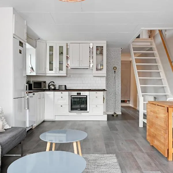 Entire modern home in Stockholm Kista - suitable for four persons, hotel v destinaci Stockholm
