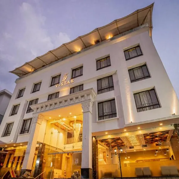 V Star, hotel di Ahmadnagar