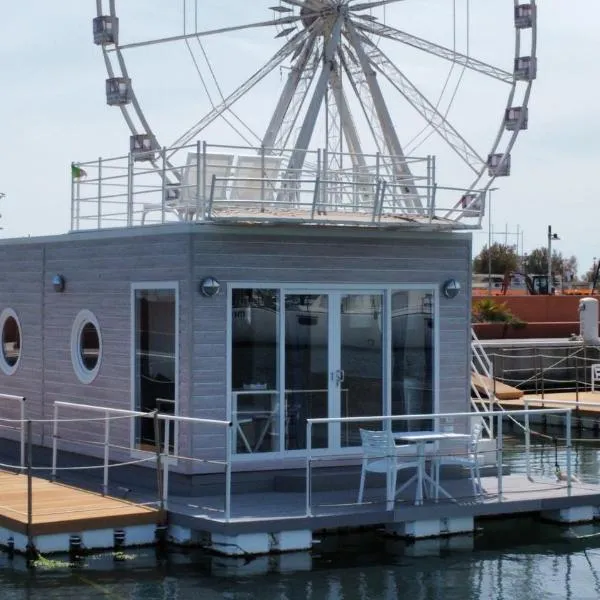 House Boat Rimini Resort, hotel v Rimini