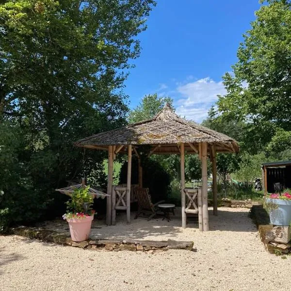 Chambre pranayama, hotel in Lavercantière