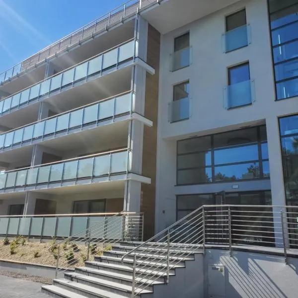 Hampton House โรงแรมในรอวี